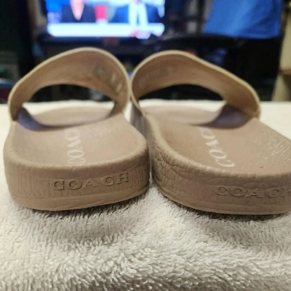 Coach Women's White and Cream Slides
